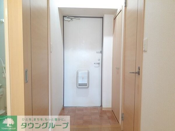 玄関(※別号室参考写真です)