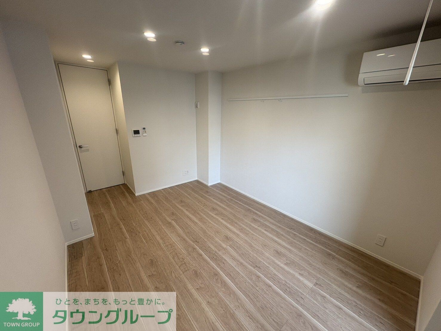 物件内観写真2　(リビング/居室)