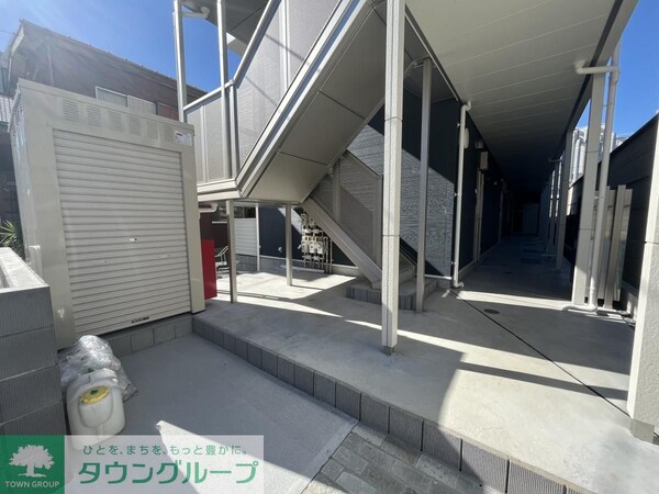 エントランス(駐車場)