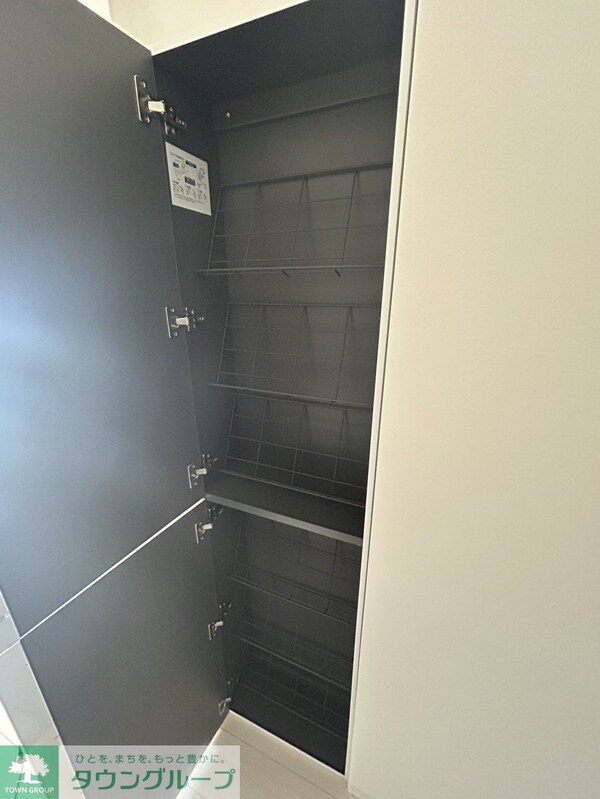 玄関(※ショールーム部屋　203号)