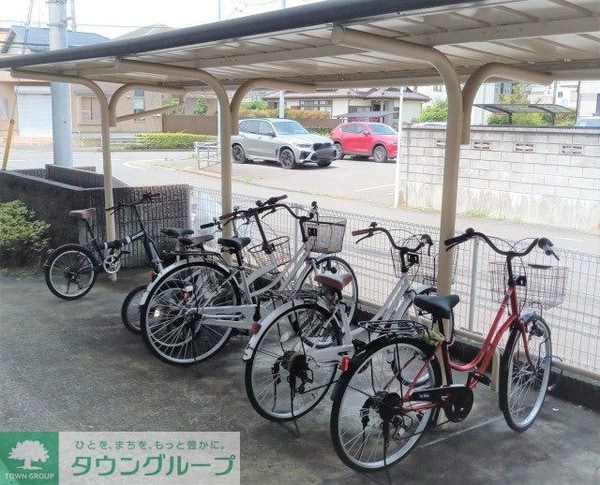 その他(屋根付き駐輪場完備)