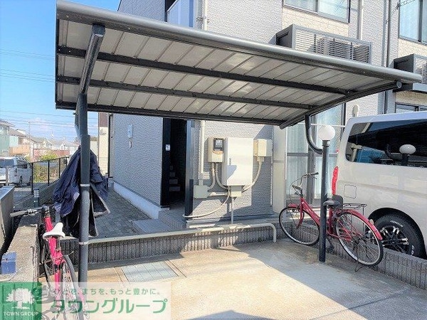 その他(屋根付き駐輪場)