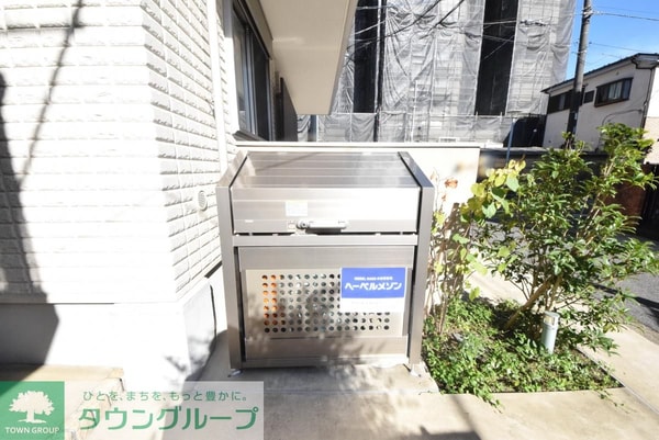 庭(ゴミ置き場)