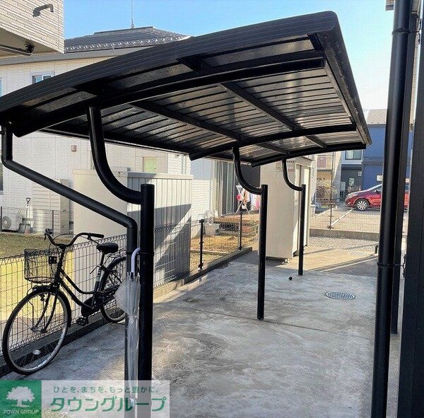 その他(屋根付き駐輪場完備)