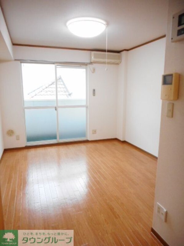 リビング・居室(※別号室参考写真です)