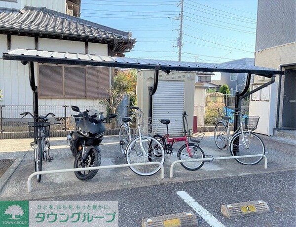 その他(屋根付き駐輪場)