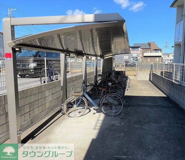 その他(屋根付き駐輪場)