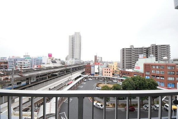 眺望(稲毛駅がそこに)