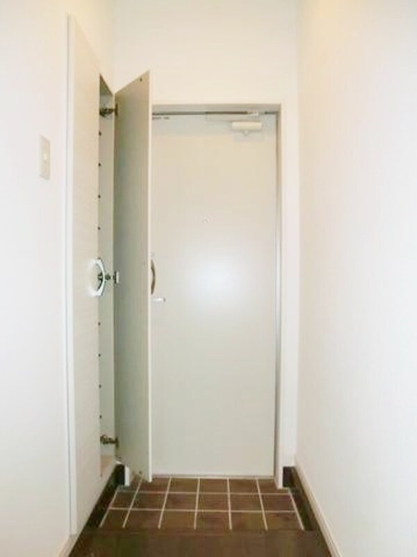 玄関(お部屋探しは【タウンハウジング千葉店】にお任せ下さい♪)