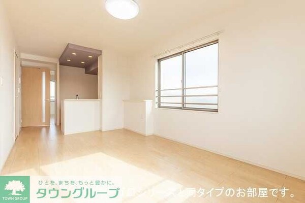 リビング・居室(現地待ち合わせ歓迎♪お問合せはタウンハウジング千葉店まで！)