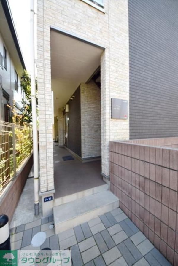 エントランス(お部屋探しは【タウンハウジング千葉店】にお任せ下さい♪)