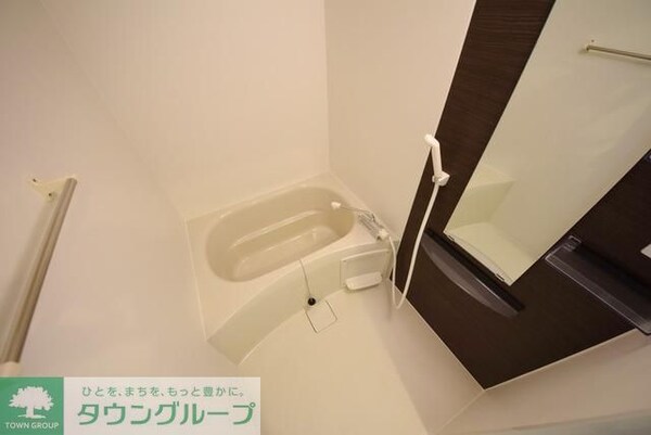 バス／シャワールーム等(アクセントパネルがオシャレです)