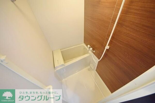 バス／シャワールーム等(雨の日に便利な浴室乾燥機付き)
