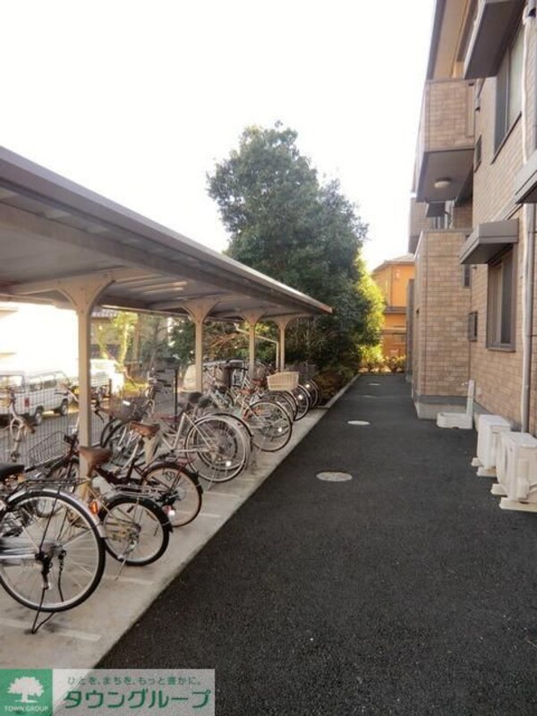 共有部分(屋根付き駐輪場)