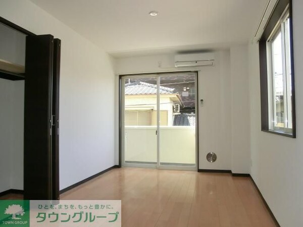 リビング・居室(明るい２面採光の角部屋です)