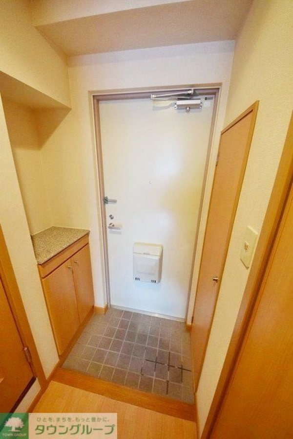 玄関(お部屋探しは【タウンハウジング千葉店】にお任せ下さい♪)