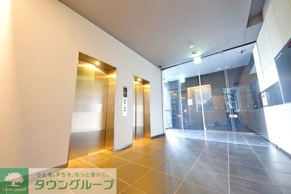 エントランス(お問合せはタウンハウジングまで！※現地待合わせ相談可能)