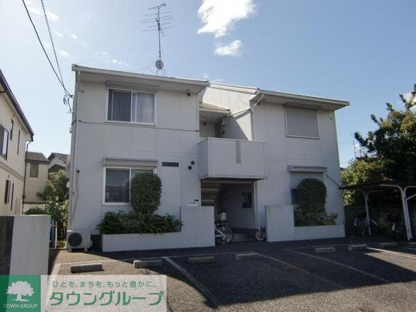 外観(周辺は静かな住宅街です。)