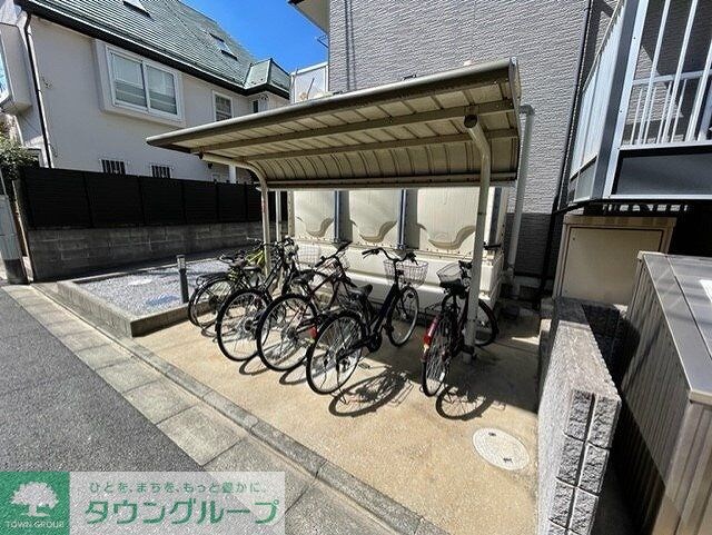 物件内観写真8　(駐輪場)