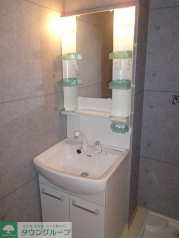 洗面(シャワードレッサーの洗面台です)