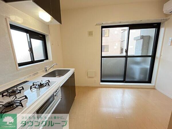 リビング・居室(現地待ち合わせ歓迎♪お問合せはタウンハウジング蘇我店まで！)