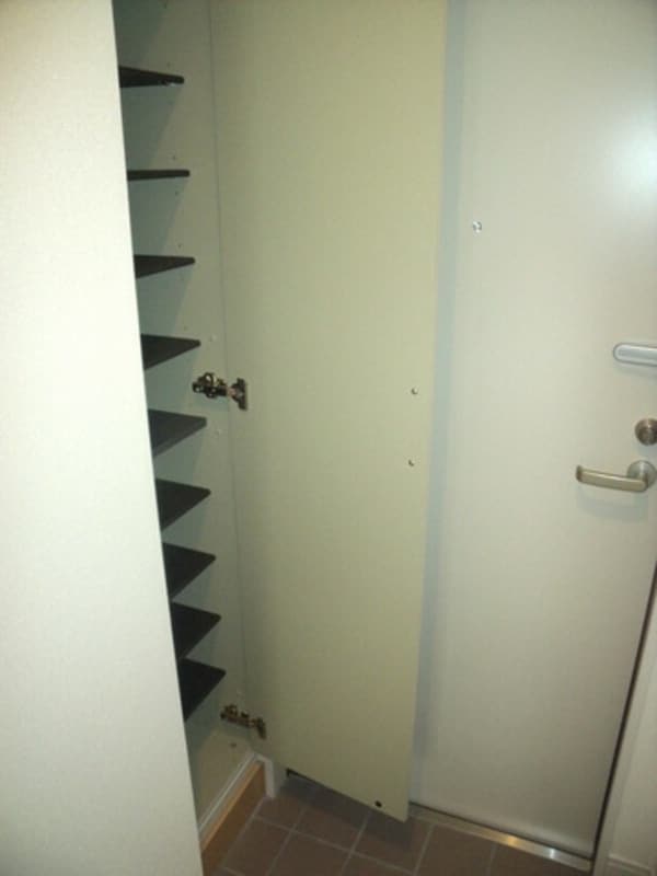 玄関(玄関収納にも余裕があります)