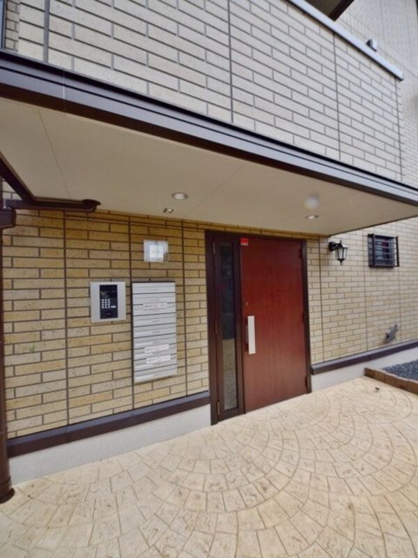エントランス(お部屋探しはタウンハウジング千葉店にお任せ下さい♪)