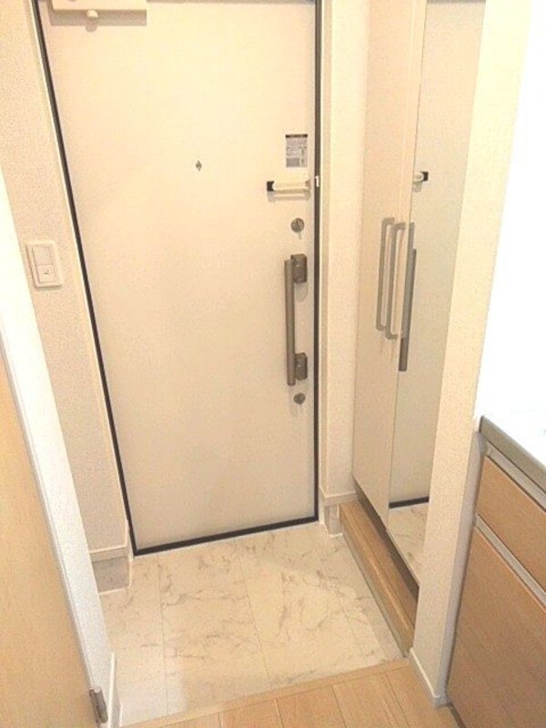 玄関(お部屋探しならタウンハウジング蘇我店へお任せください！オン…)