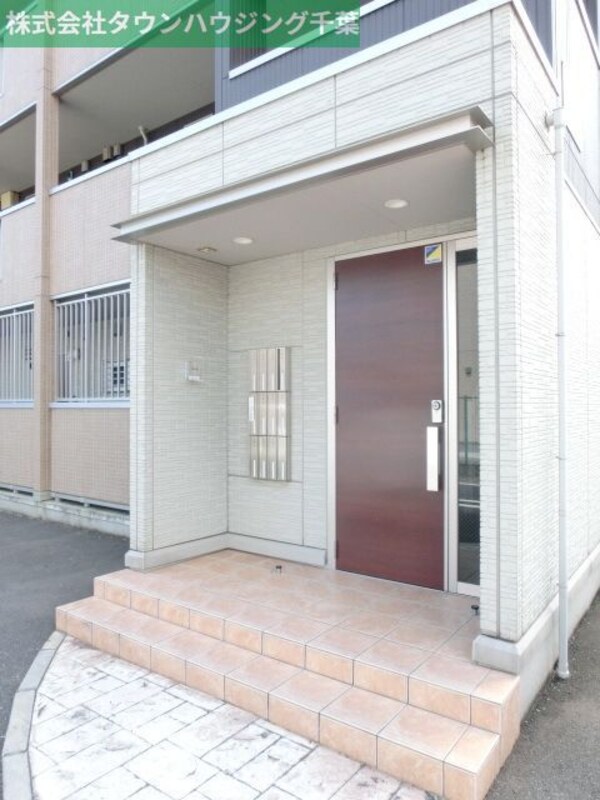 エントランス(お部屋探しは【タウンハウジング千葉店】にお任せ下さい♪)