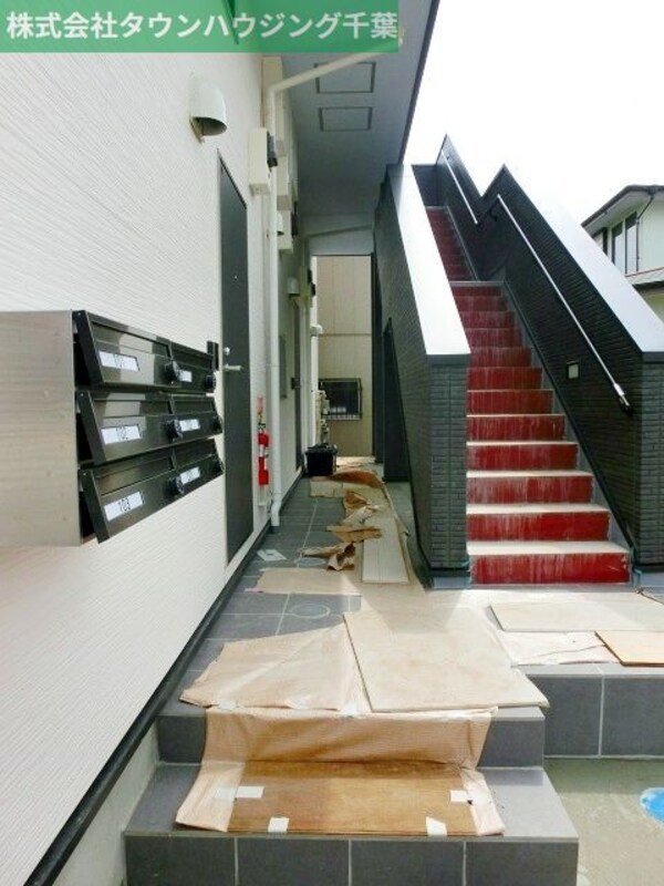 エントランス(お部屋探しは【タウンハウジング千葉店】にお任せ下さい♪)