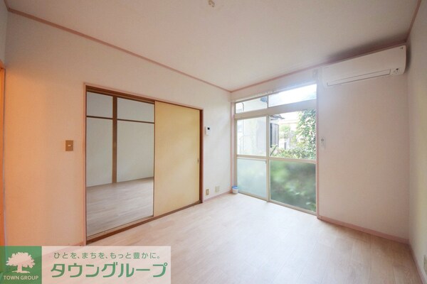 寝室(※同物件他号室参考写真)