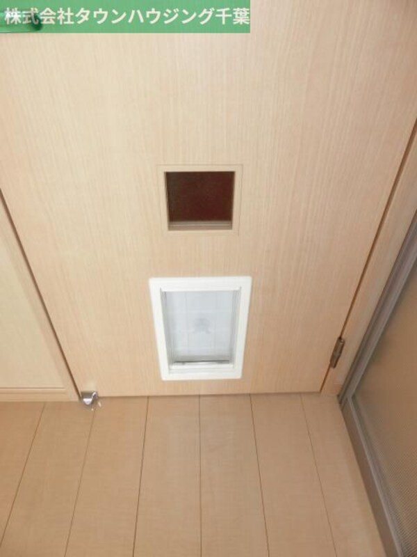 その他(ペットの通り抜け用のドア)