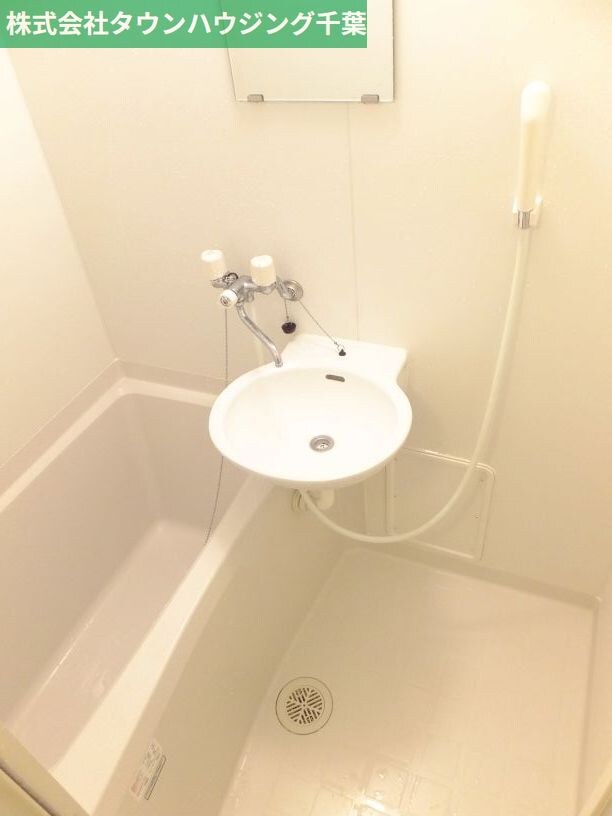 物件内観写真5　(バス・トイレ別)