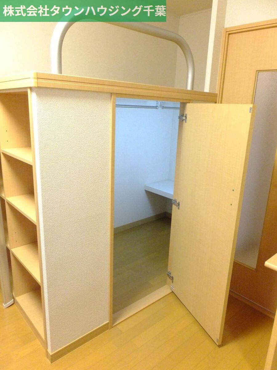 物件内観写真12　(ベッド下収納)