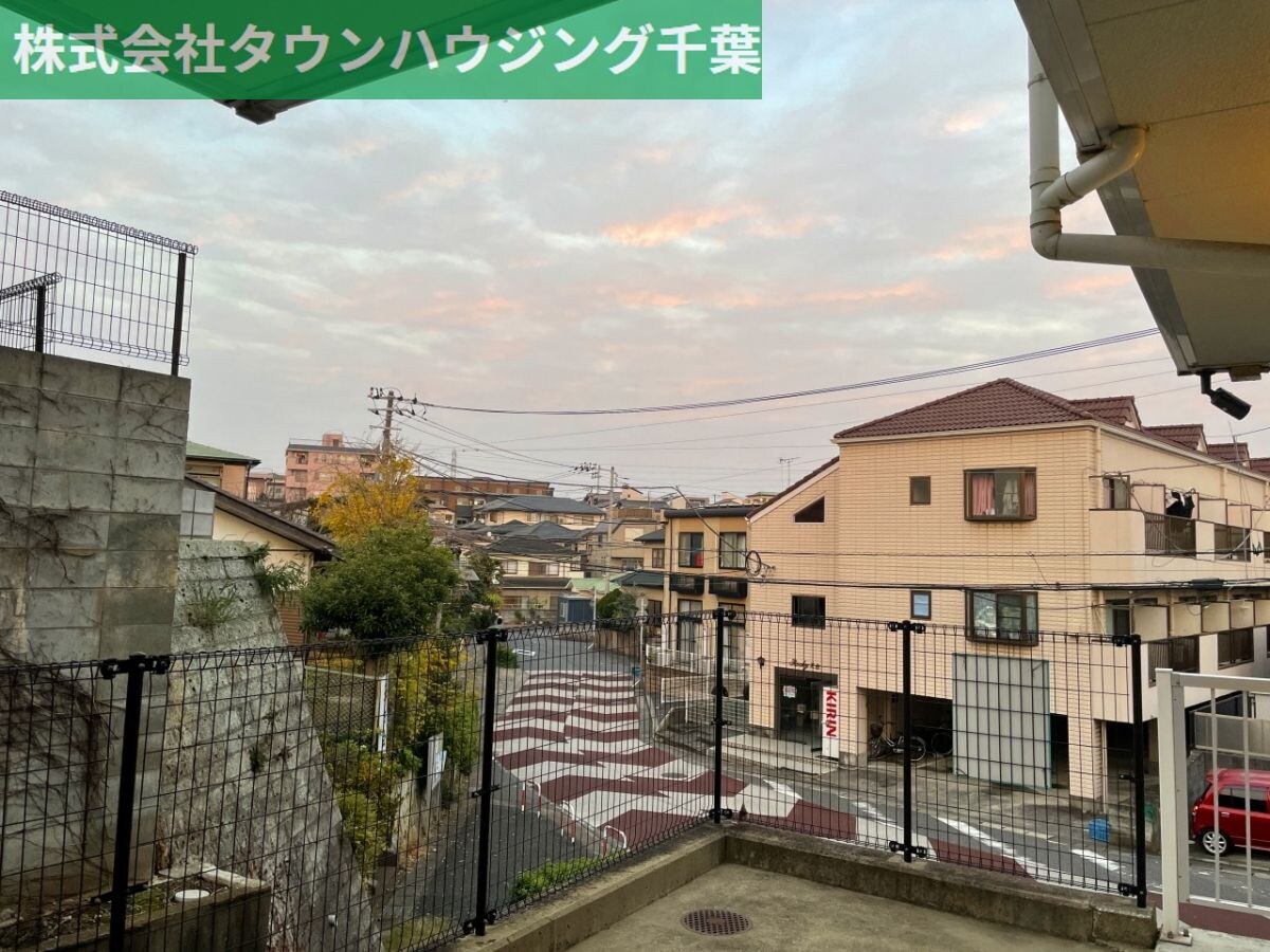 物件内観写真14　(1階廊下からの眺め)