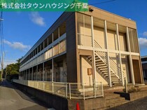 レオパレスクレストＤの外観写真