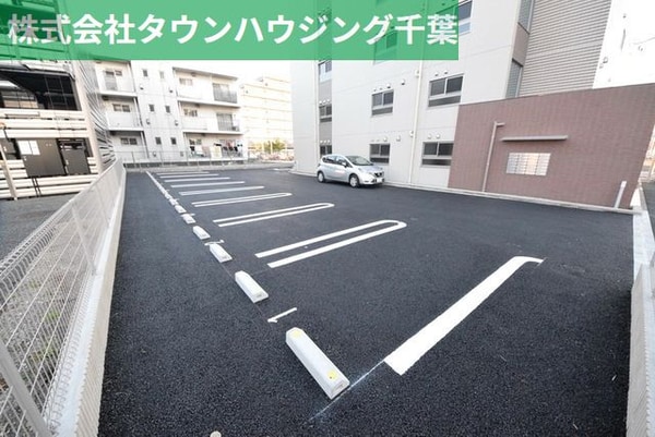 駐車場(現地待ち合わせ歓迎♪お問合せはタウンハウジング千葉店まで！)