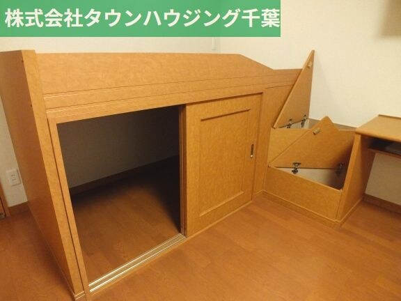 物件内観写真11　(ベッド下収納)