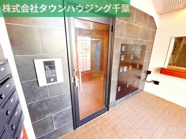 エントランス(お問合せは【タウンハウジング】まで！※現地待合わせ相談可！)