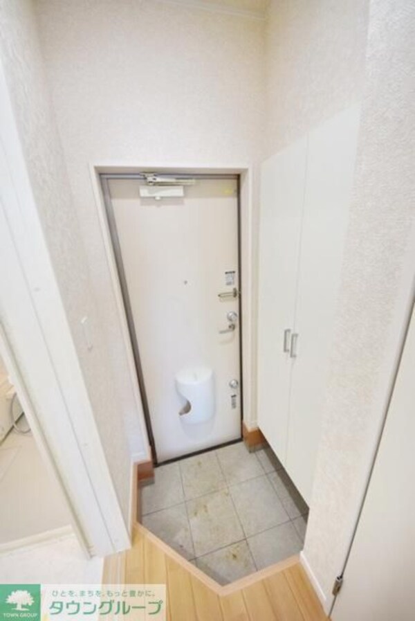 玄関(同タイプの写真の為、実際とは異なります)