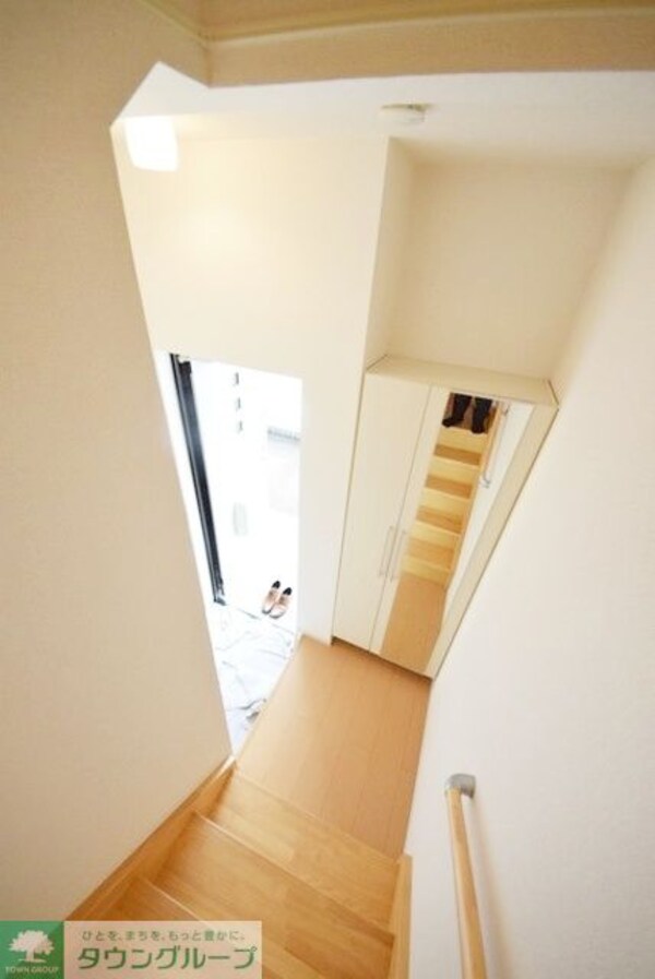 玄関(お部屋探しは【タウンハウジング千葉店】にお任せ下さい♪)