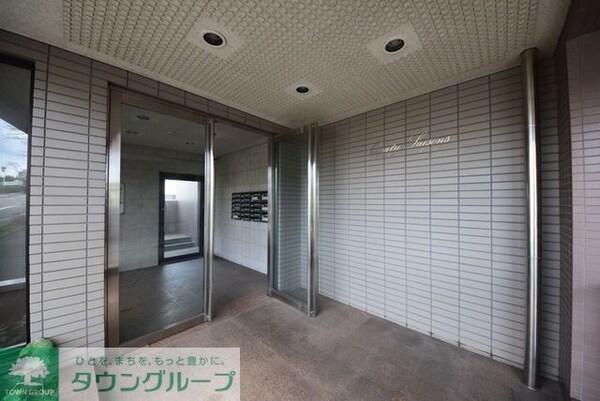 エントランス(お部屋探しはタウンハウジング千葉店にお任せ下さい♪)