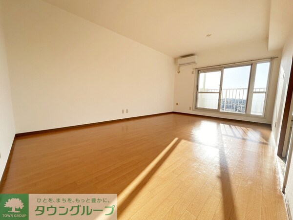 リビング・居室(※同建物他号室 参考写真)