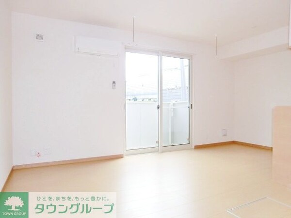 リビング・居室(現地待ち合わせ歓迎♪お問合せはタウンハウジング千葉店まで！)
