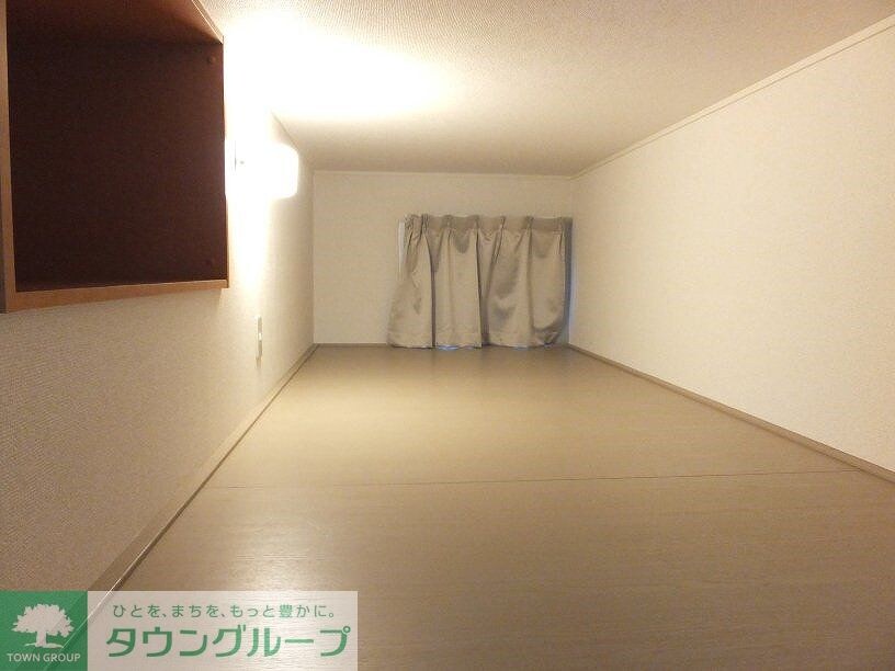 物件内観写真14　(広めのロフトなので、収納力抜群！)