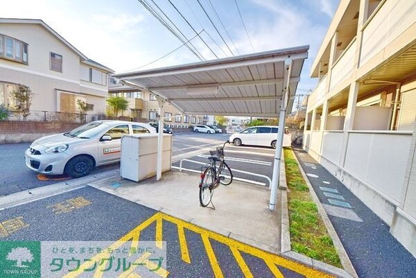 その他(敷地内雨の日でも安心な屋根付き駐輪場)