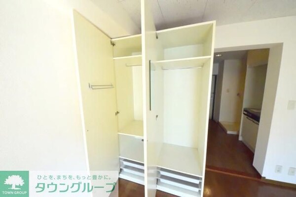 収納(収納スペースが２つに区切られてます)