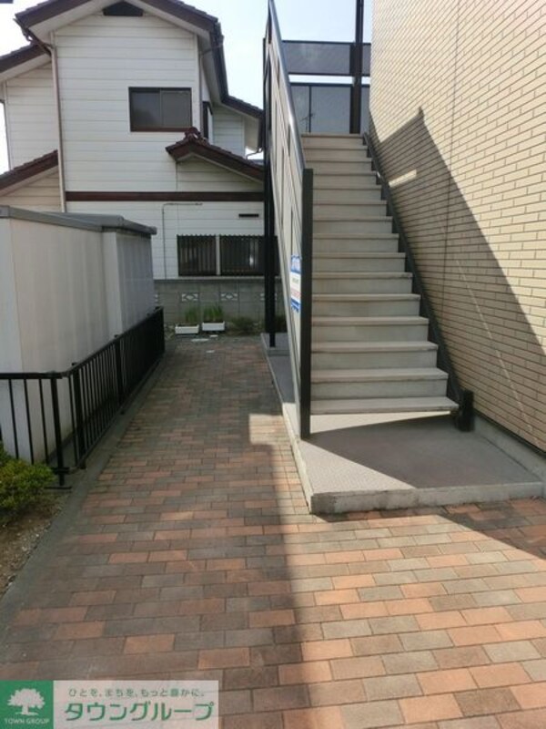 エントランス(お問合せは【タウンハウジング】まで！※現地待合わせ相談可！)