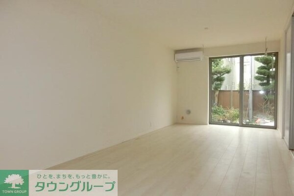 寝室(ＬＤＫ１３.５帖の広々と」したお部屋です)