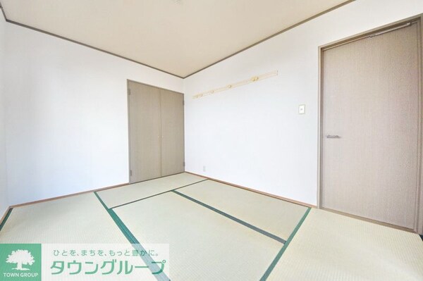 寝室(お問合せは【タウンハウジング】まで！※現地待合わせ相談可！)